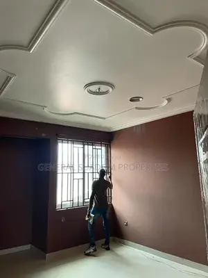 6bdrm Duplex in Suadom Properties, Baatsona Total for rent
