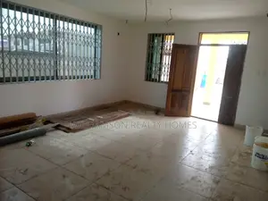 3bdrm House in Hfc Estate, Spintex for rent