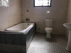 3bdrm House in Afienya Mataheko, Tema Metropolitan for rent