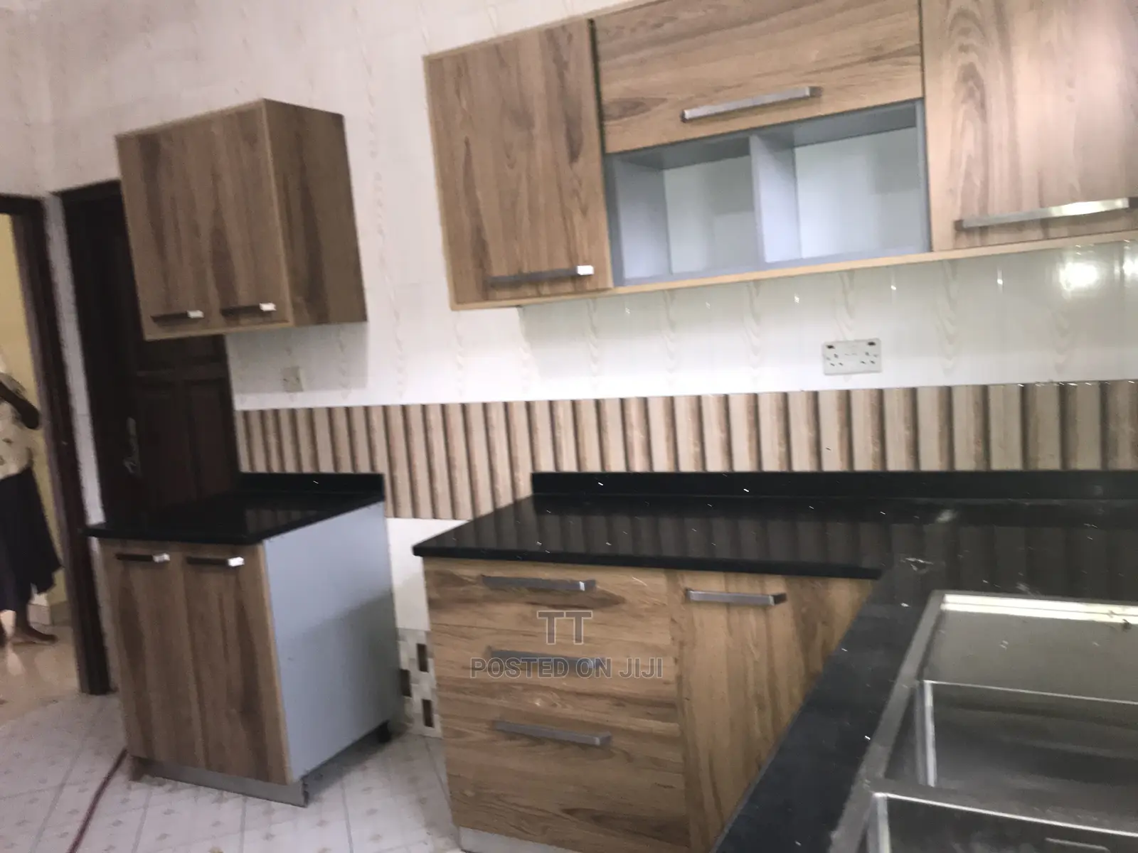 3bdrm House in Afienya Mataheko, Tema Metropolitan for rent