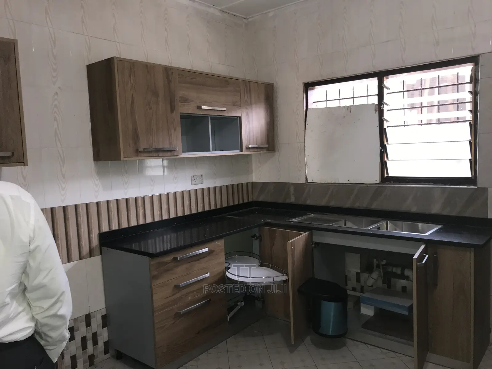 3bdrm House in Afienya Mataheko, Tema Metropolitan for rent