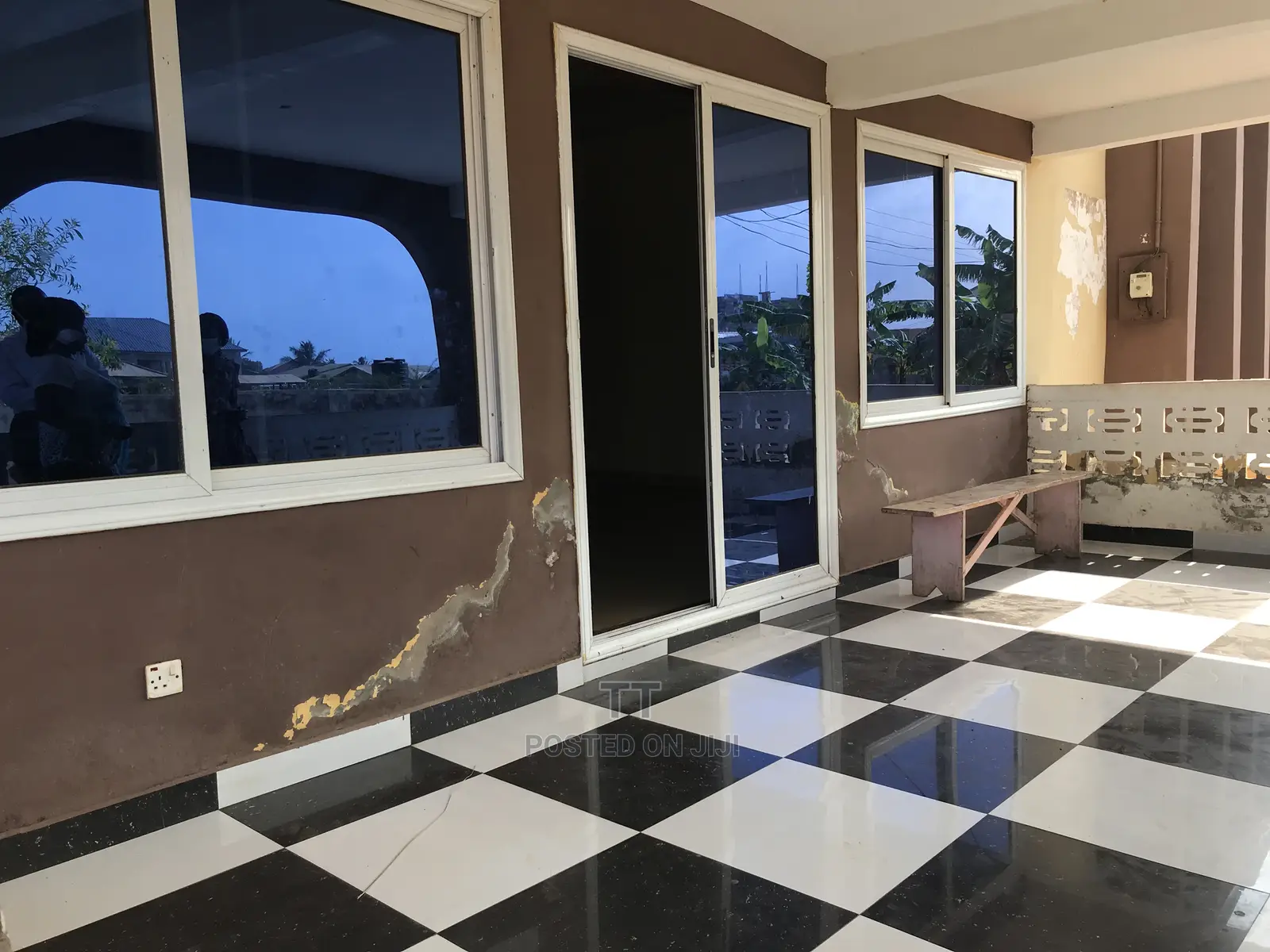 3bdrm House in Afienya Mataheko, Tema Metropolitan for rent
