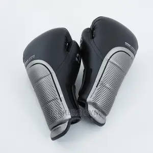 Kickboxing Gloves.(Exclusive)