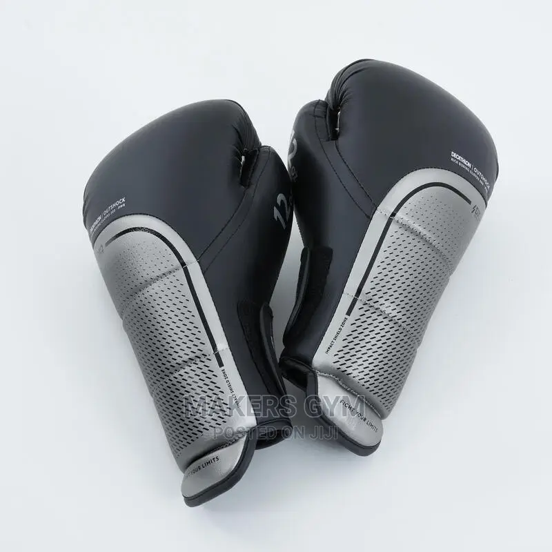Kickboxing Gloves.(Exclusive)