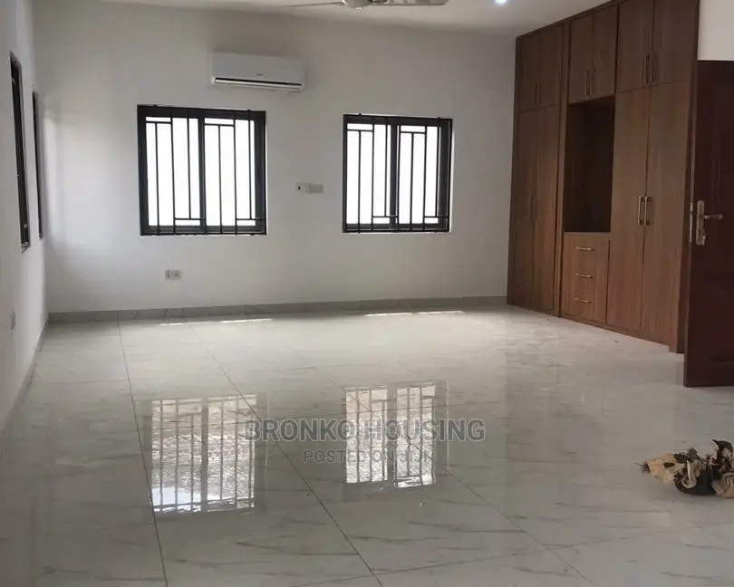 3bdrm House in Bronko Housing, Spintex for rent