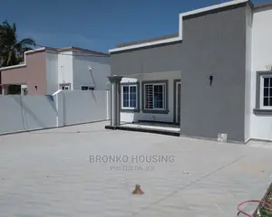 3bdrm House in Bronko Housing, Spintex for sale