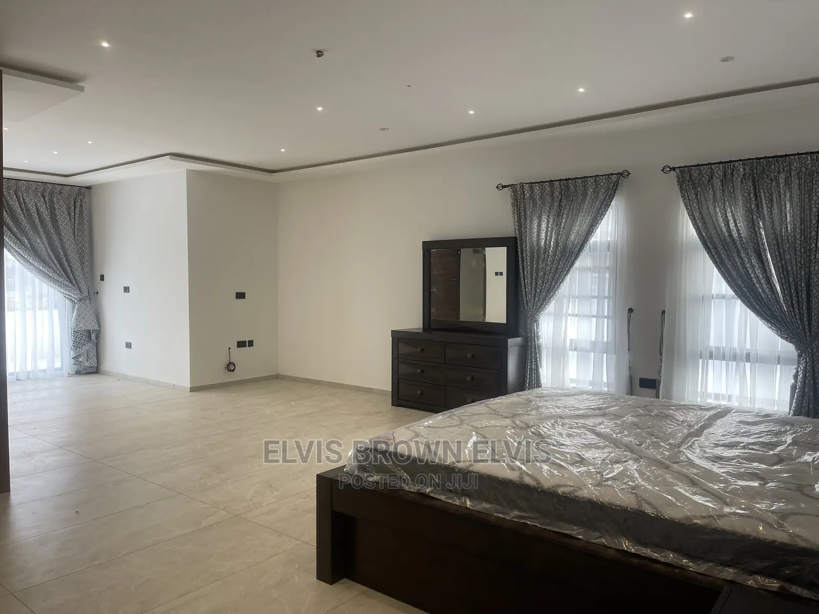 4bdrm Duplex in Living Large, East Legon for Sale
