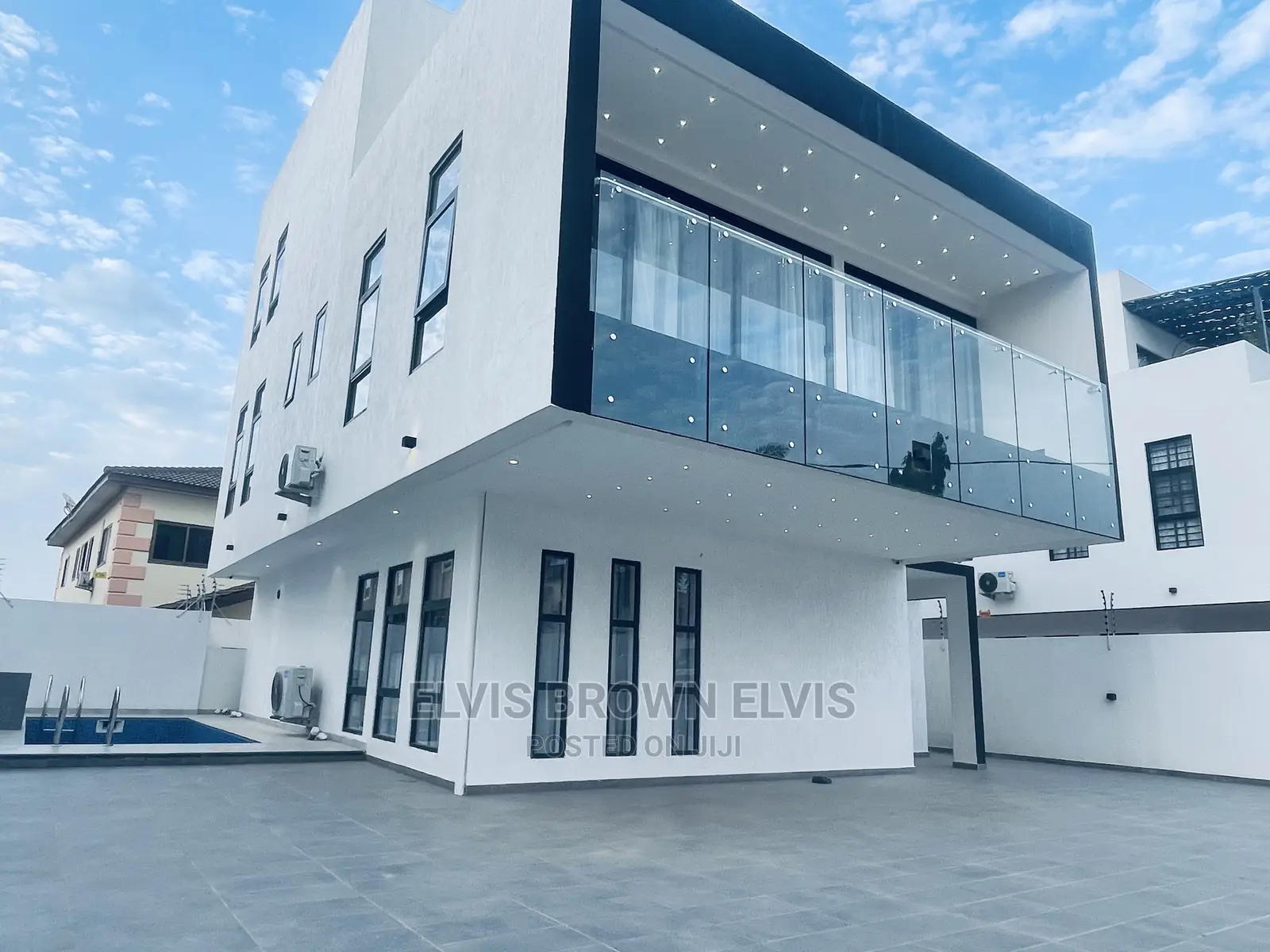 4bdrm Duplex in Living Large, East Legon for Sale