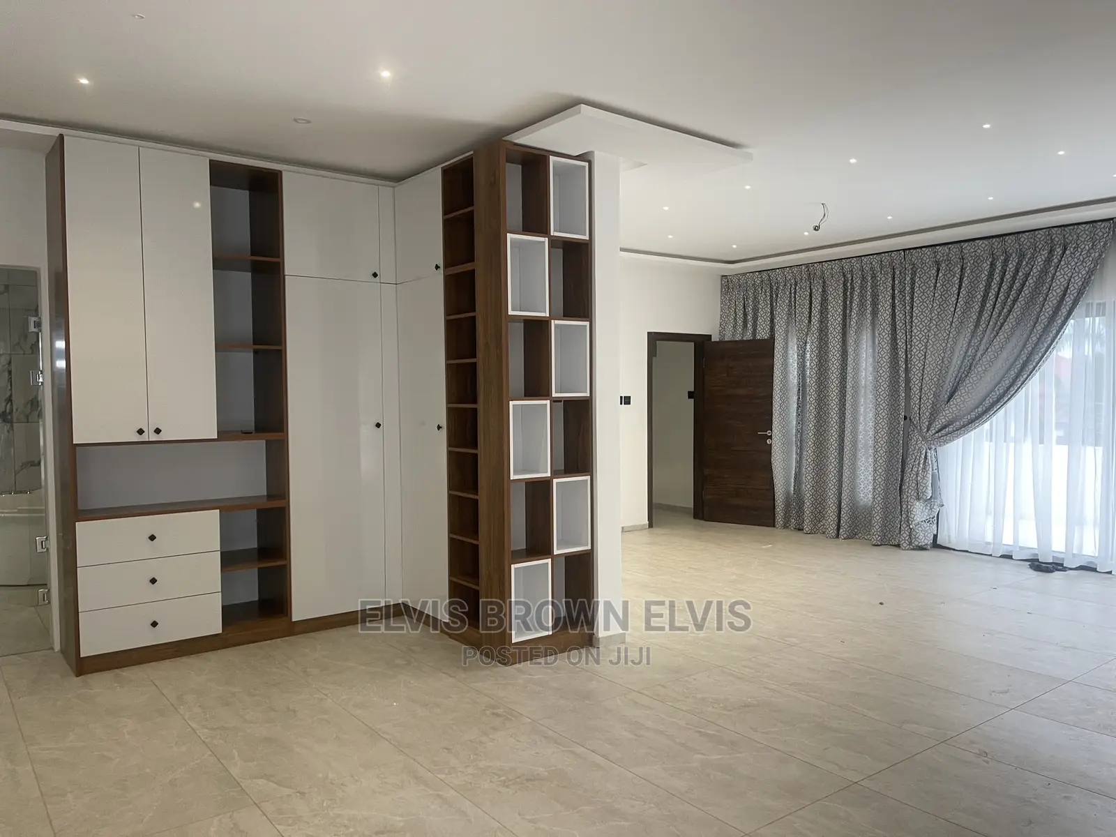 4bdrm Duplex in Living Large, East Legon for Sale