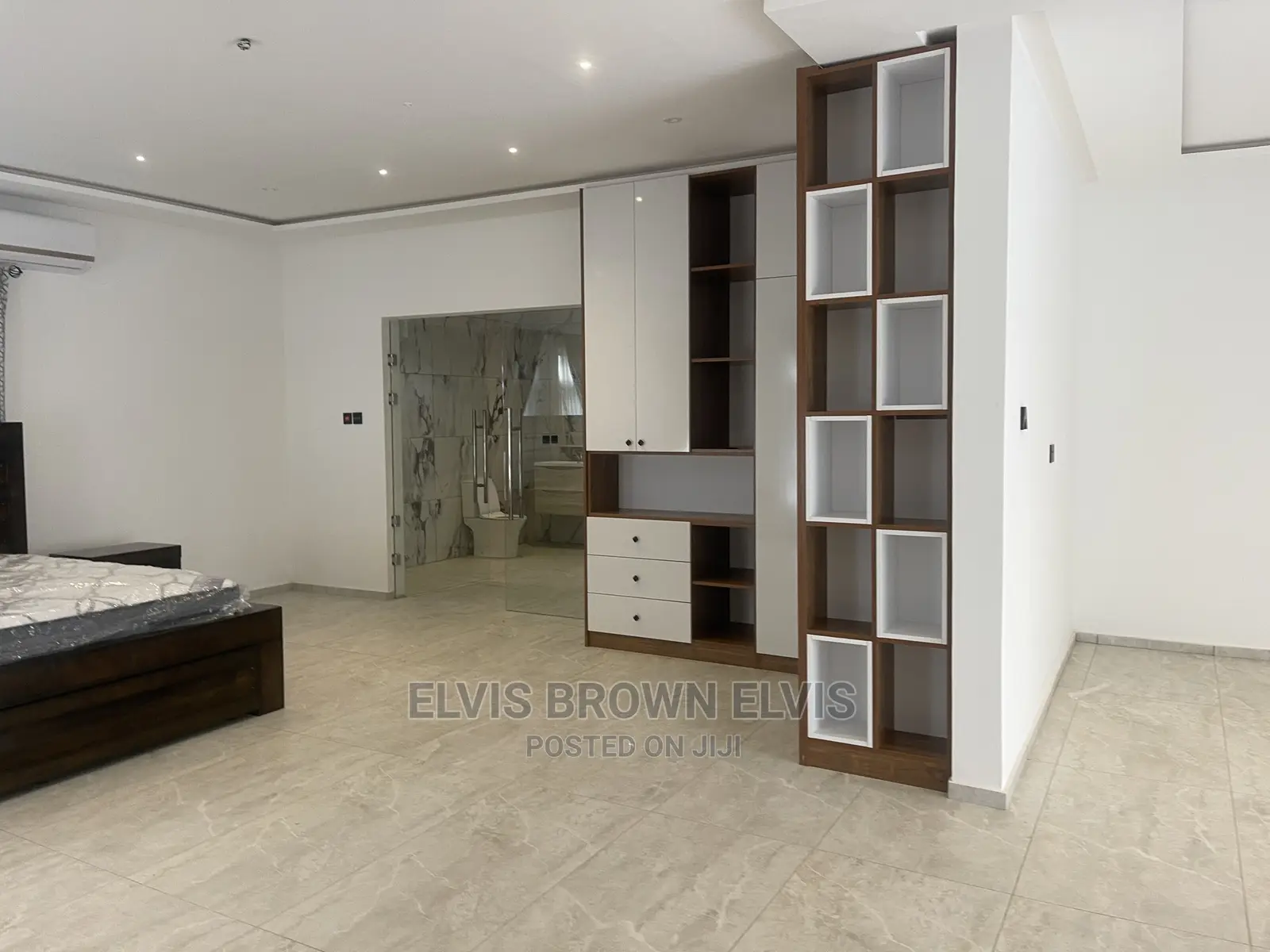 4bdrm Duplex in Living Large, East Legon for Sale