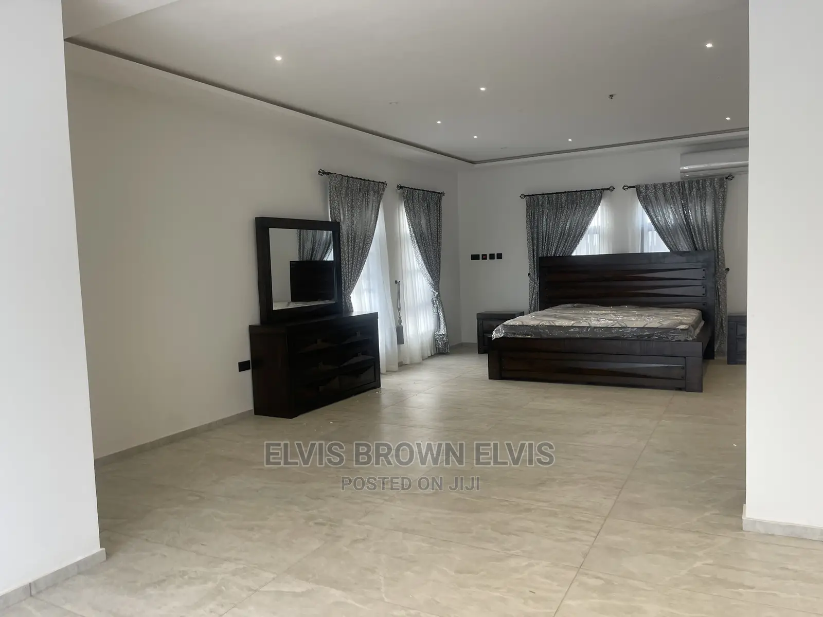 4bdrm Duplex in Living Large, East Legon for Sale