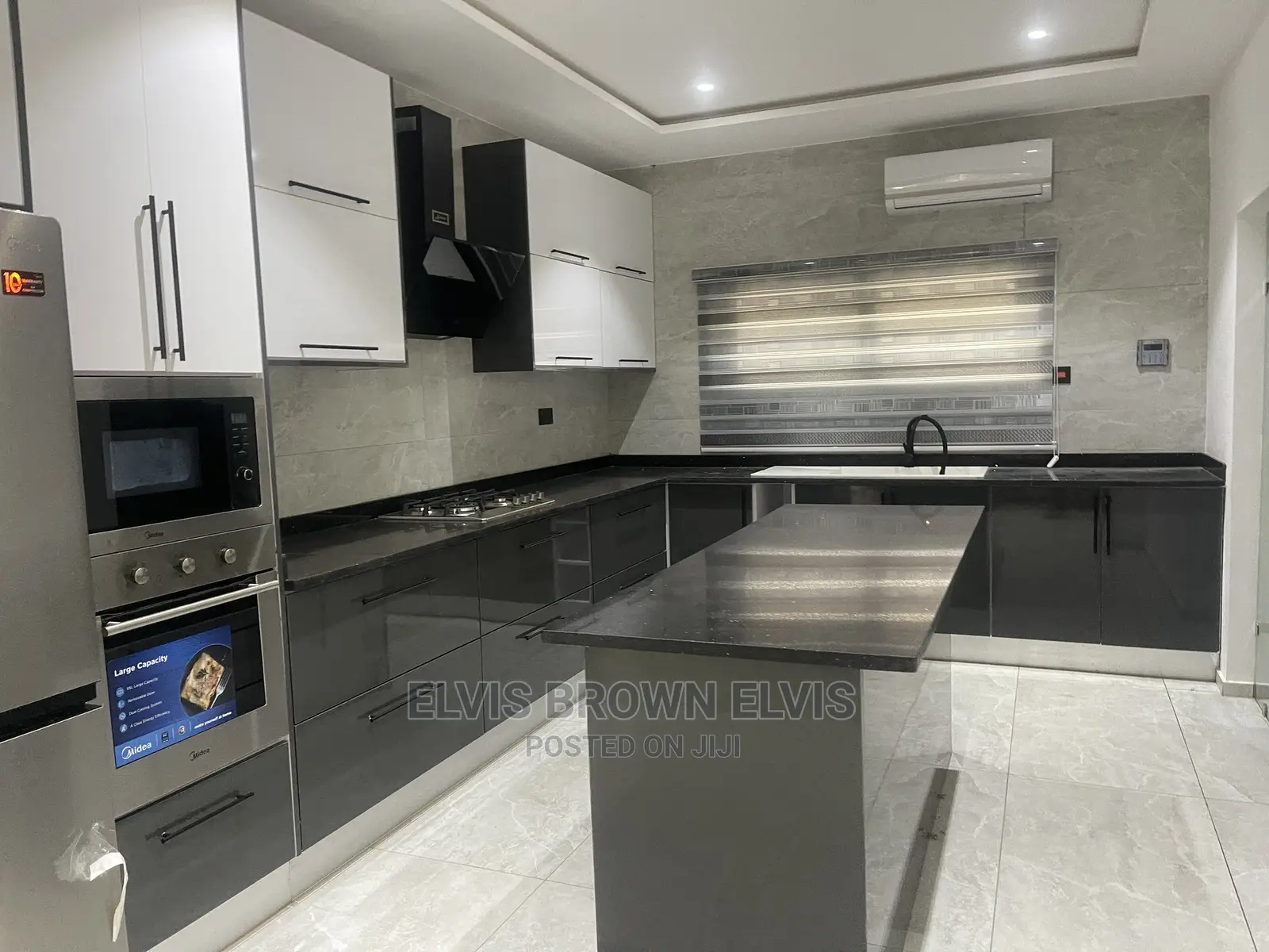 4bdrm Duplex in Living Large, East Legon for Sale