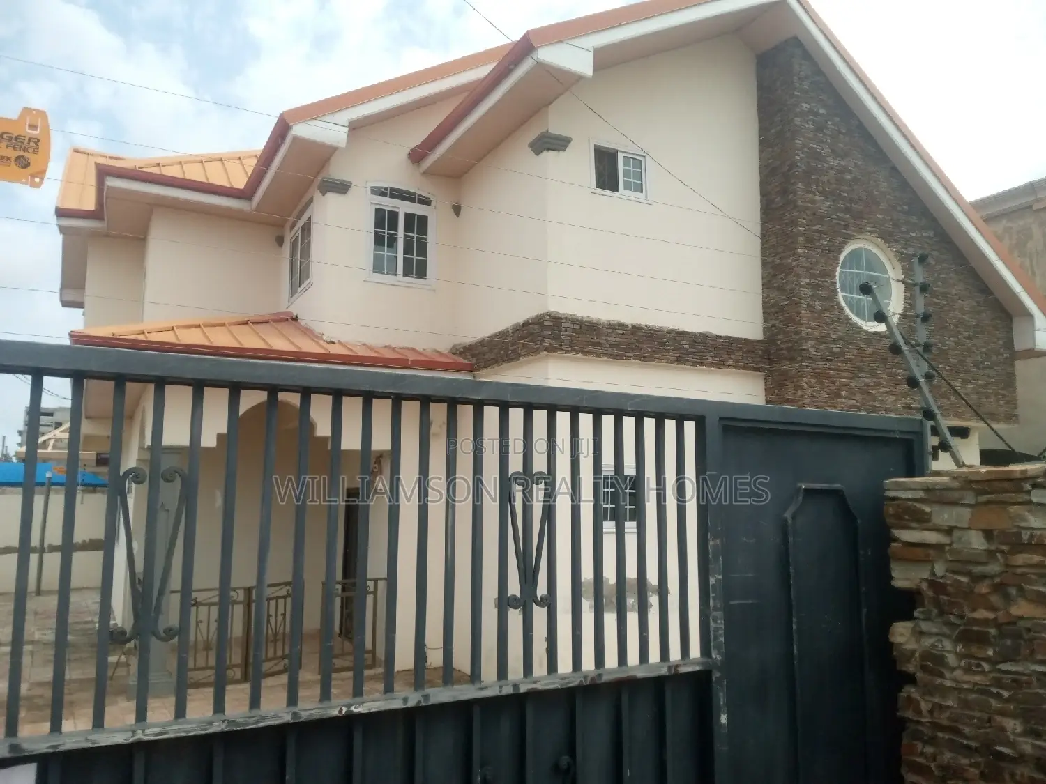 4bdrm House in Community 18, Spintex for rent