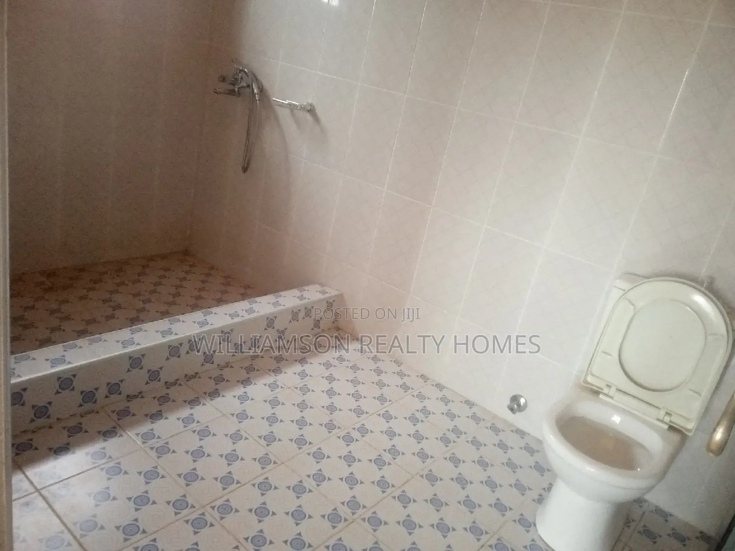 4bdrm House in Community 18, Spintex for rent