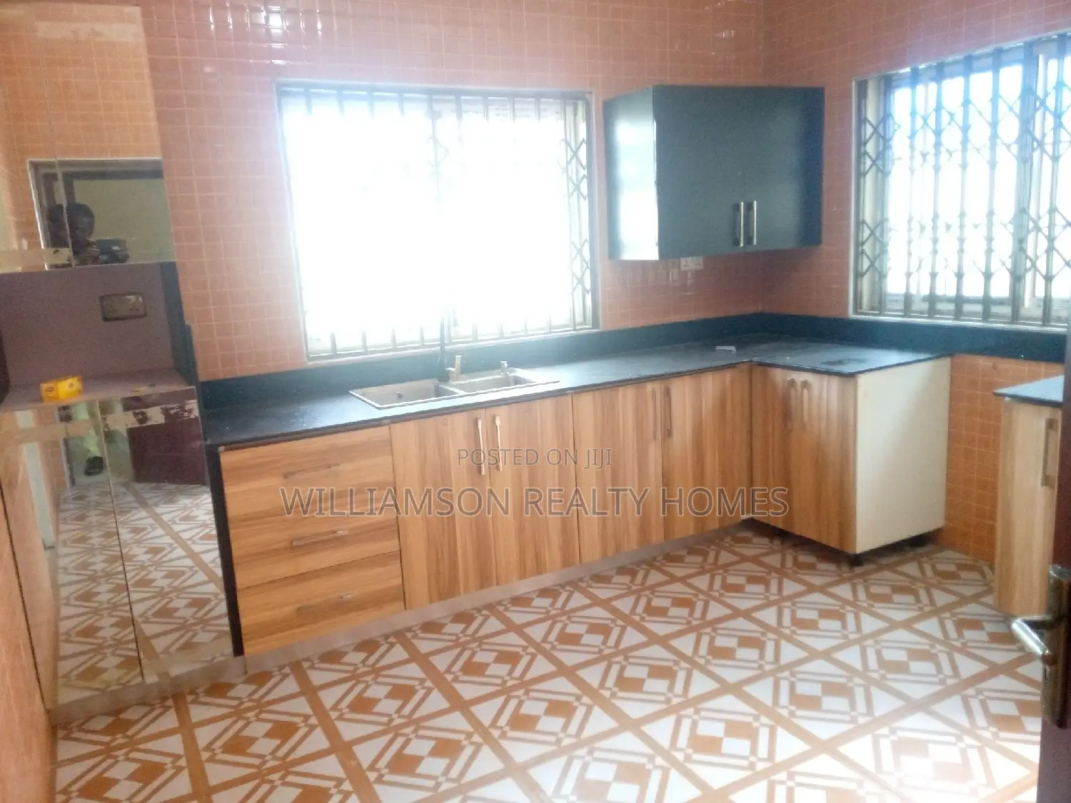 4bdrm House in Community 18, Spintex for rent