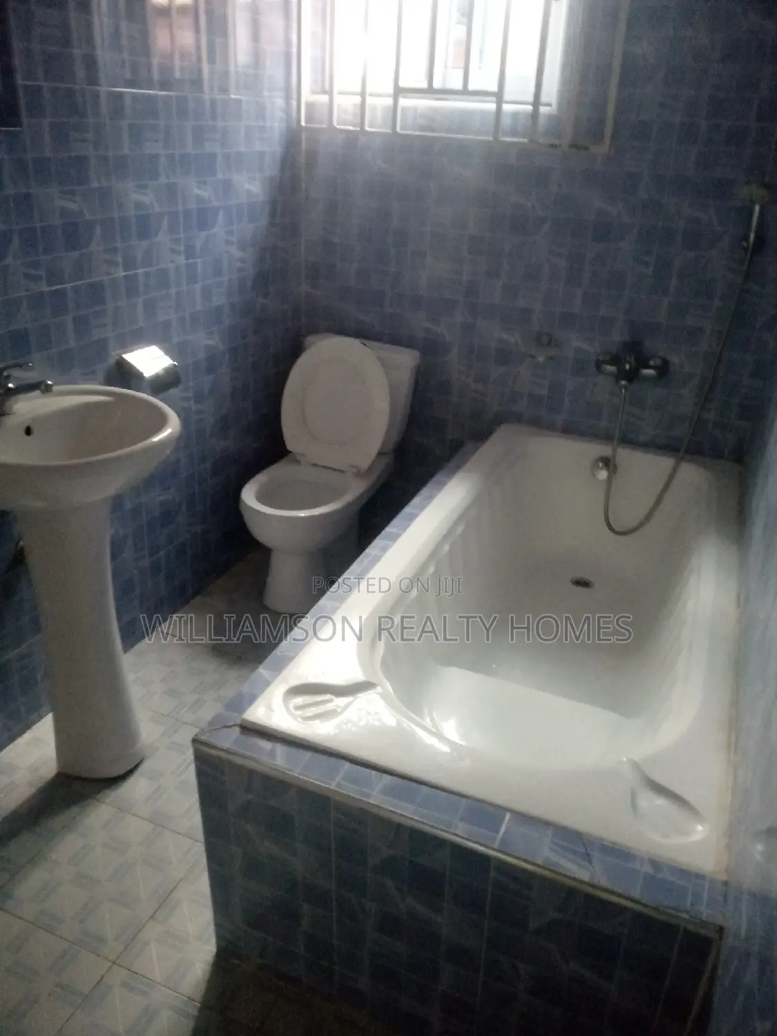 3bdrm House in Hfc Estate, Spintex for rent