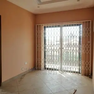 3bdrm House in East Legon for Rent