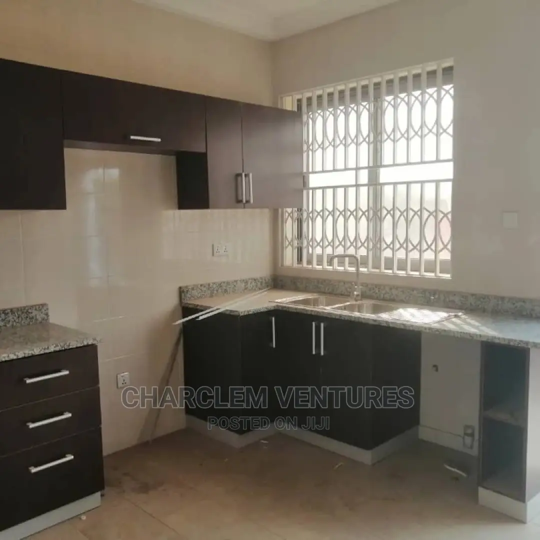 3bdrm House in East Legon for Rent