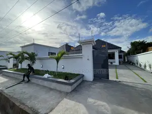 3bdrm House in Ashonmang Estate 3 for sale