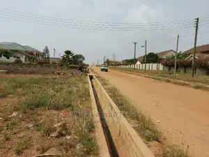 4bdrm House in Community 14- Emerfs, Tema Metropolitan for sale