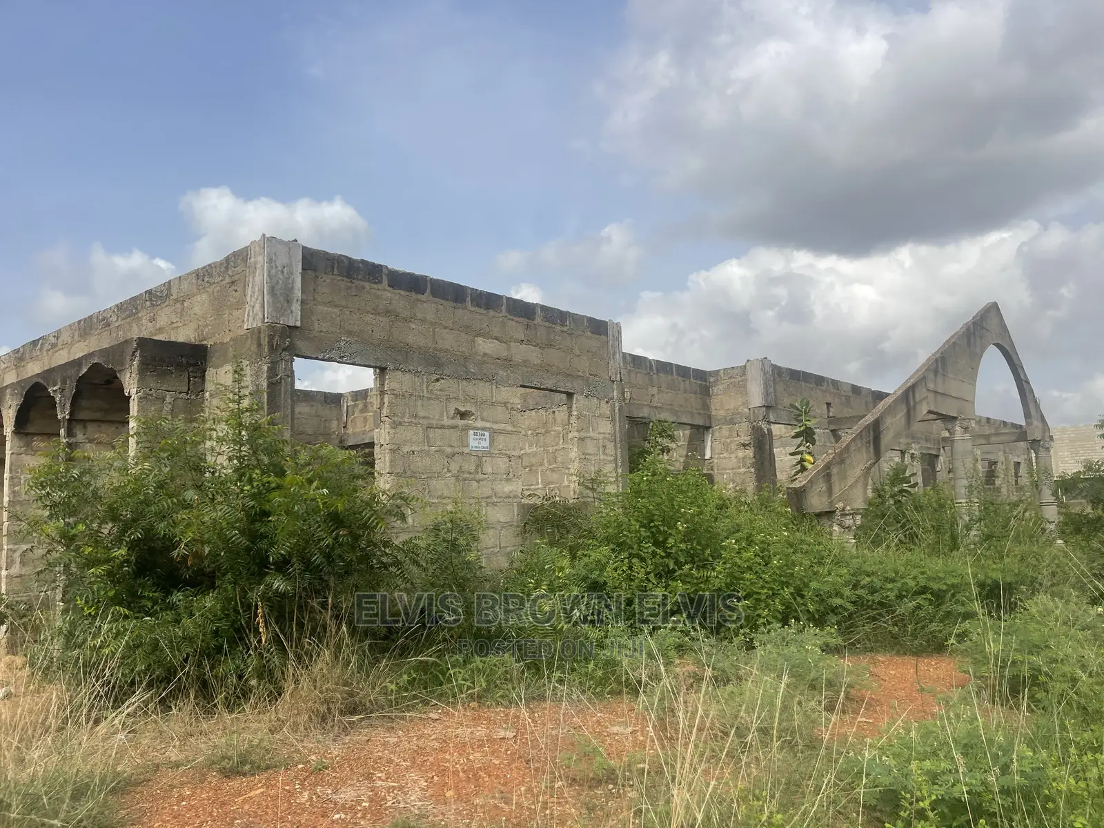 Uncomplicated House for Sale on 2 Plot at Legon Hills
