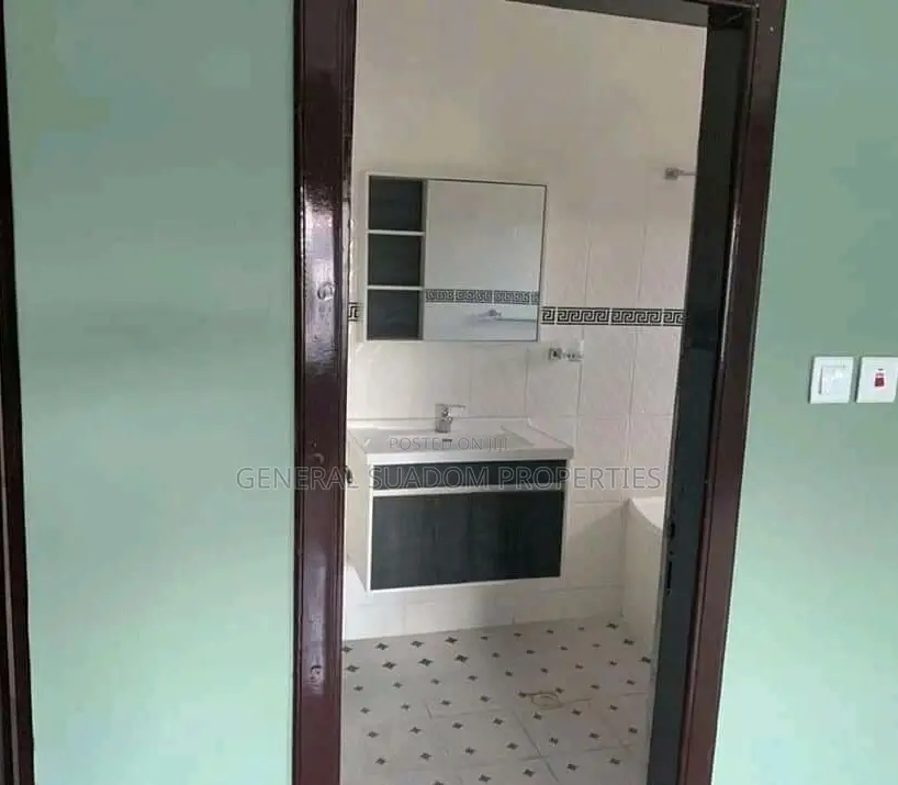4bdrm House in Suadom Properties, Baatsona Total for Rent