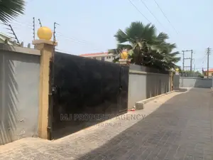 800sqm Warehouse at West Legon