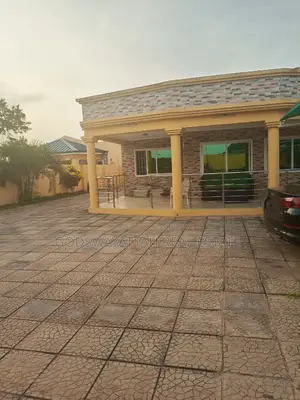 3bdrm House in East Legon for rent