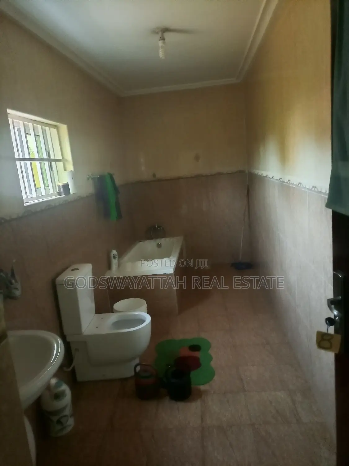 3bdrm House in East Legon for rent