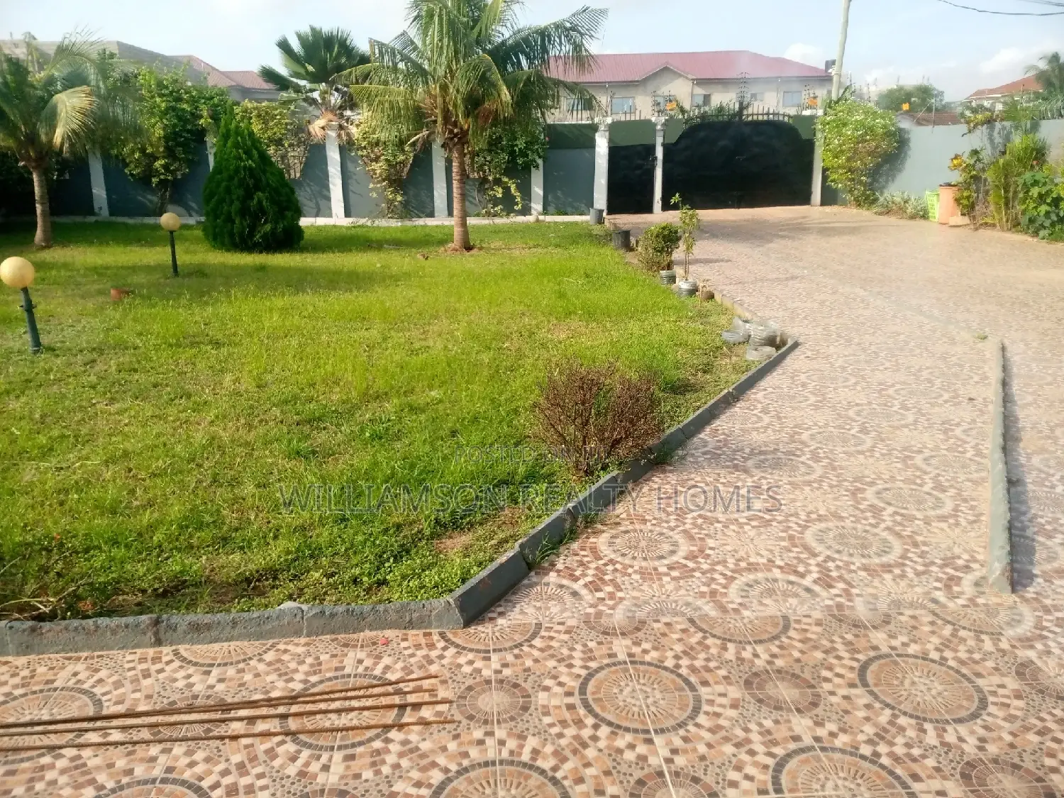 3bdrm House in Community 18, Spintex for rent