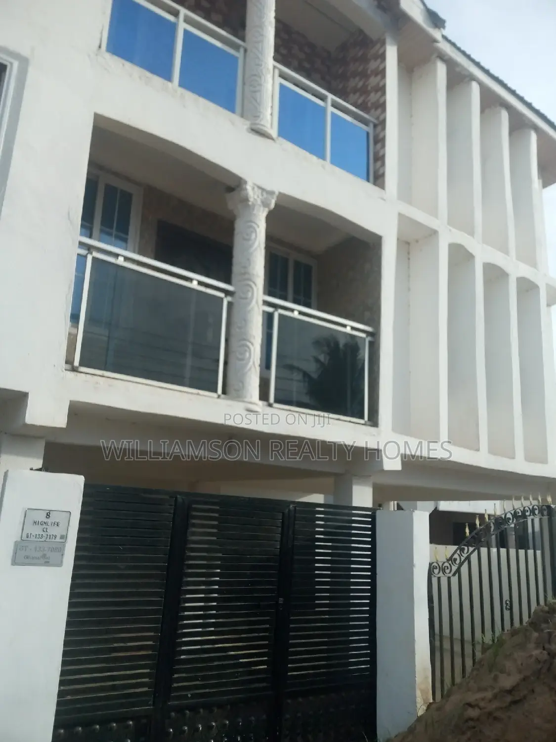 4bdrm Apartment in Community 18, Spintex for rent