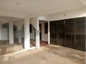 4bdrm Apartment in Community 18, Spintex for rent