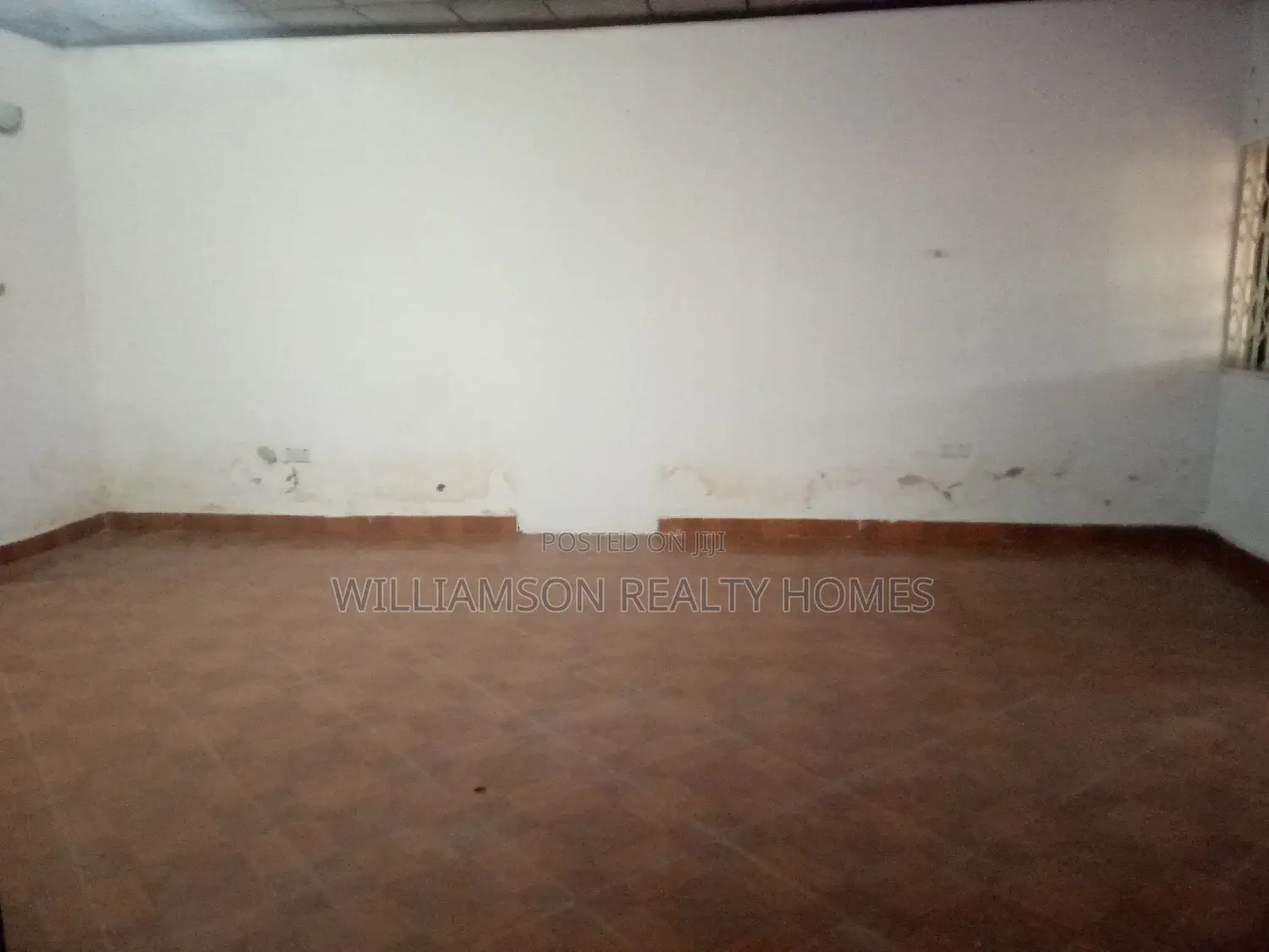 4bdrm Apartment in Community 18, Spintex for rent