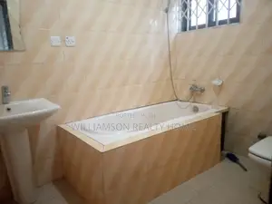 4bdrm Apartment in Community 18, Spintex for rent
