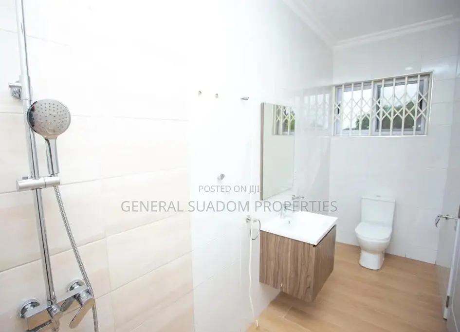 3bdrm House in Suadom Propaties, Baatsona Total for rent