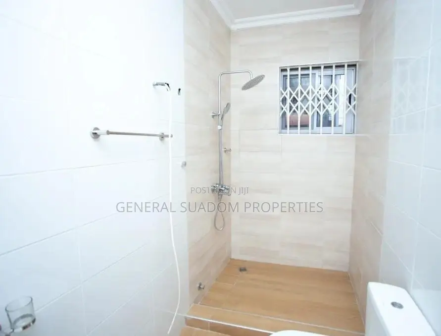 3bdrm House in Suadom Propaties, Baatsona Total for rent
