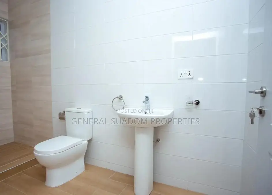 3bdrm House in Suadom Propaties, Baatsona Total for rent
