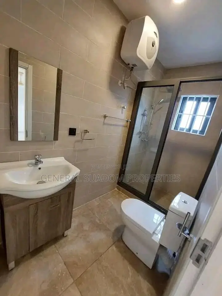 6bdrm Duplex in Suadom Properties, a C Mall Area for Sale