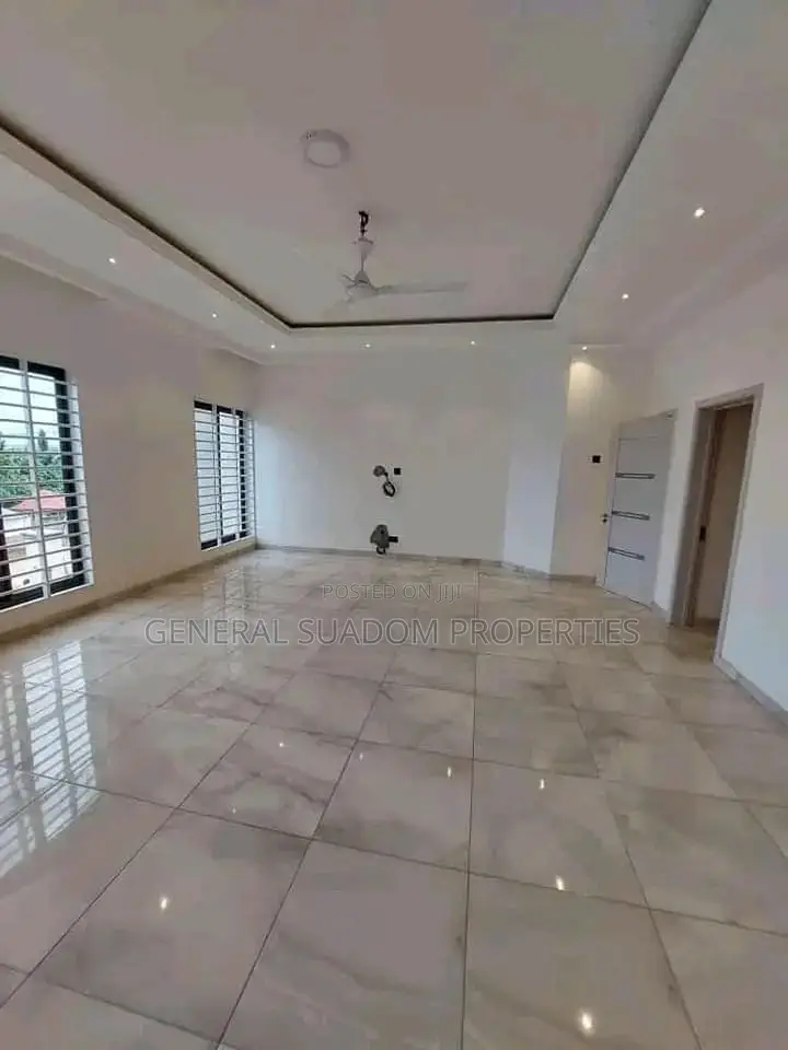 6bdrm Duplex in Suadom Properties, a C Mall Area for Sale