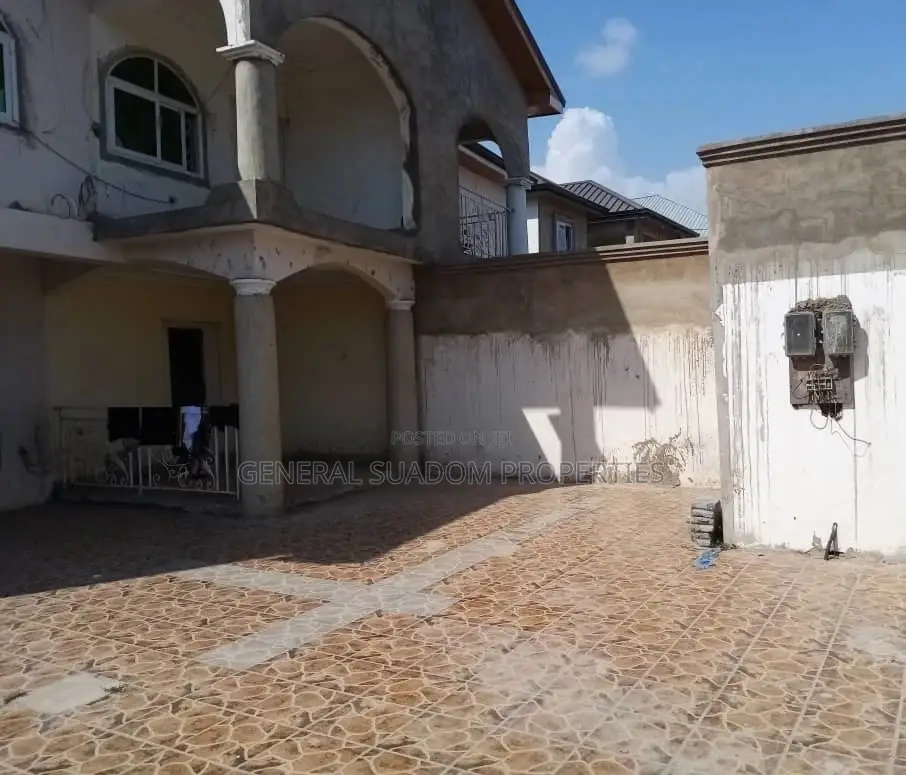 10bdrm Duplex in Suadom Properties, American House for Sale