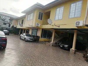 Furnished 3bdrm Apartment in Seekers Realty, Coffee Shop Area for rent