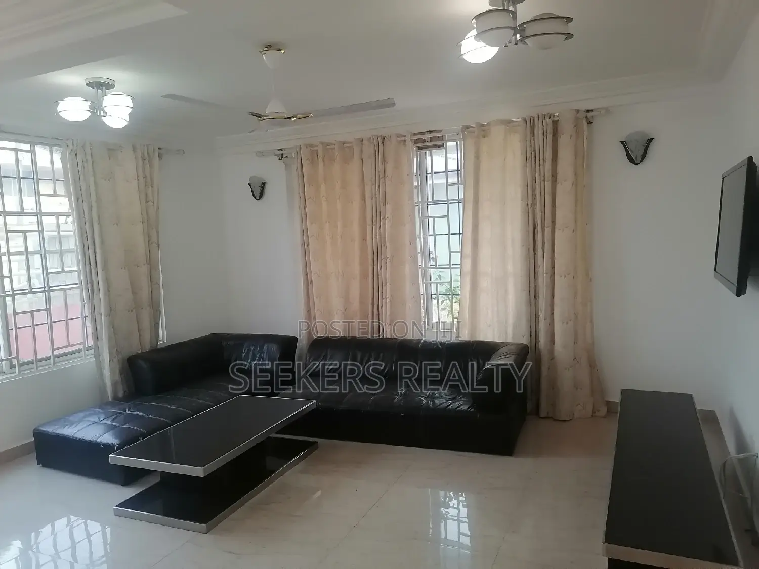 Furnished 3bdrm Apartment in Seekers Realty, Coffee Shop Area for rent