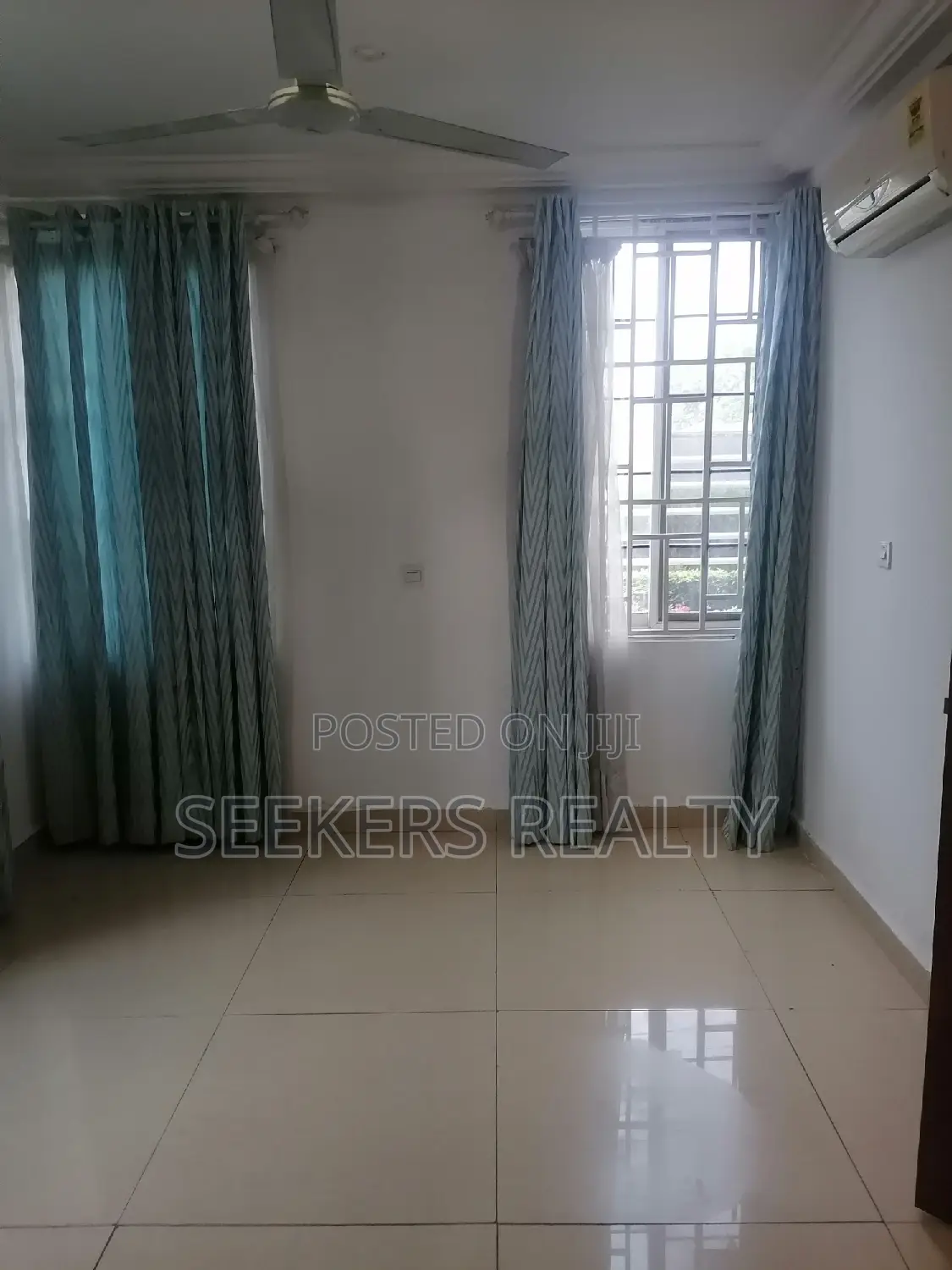 Furnished 3bdrm Apartment in Seekers Realty, Coffee Shop Area for rent