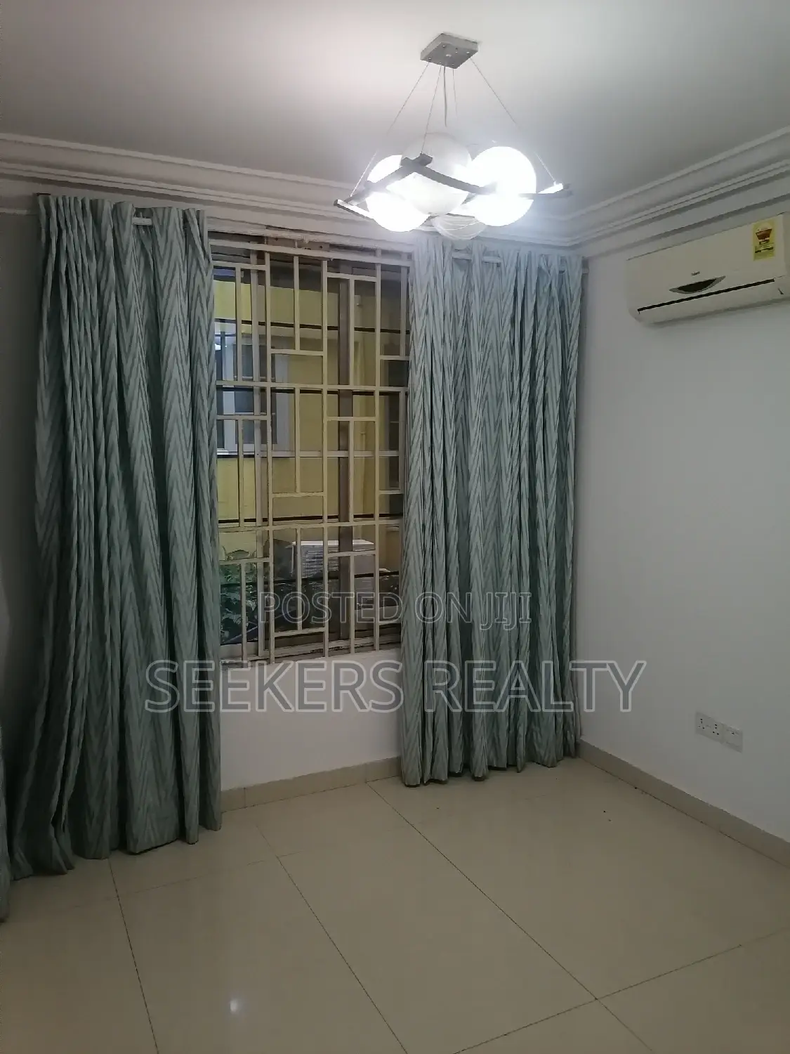 Furnished 3bdrm Apartment in Seekers Realty, Coffee Shop Area for rent