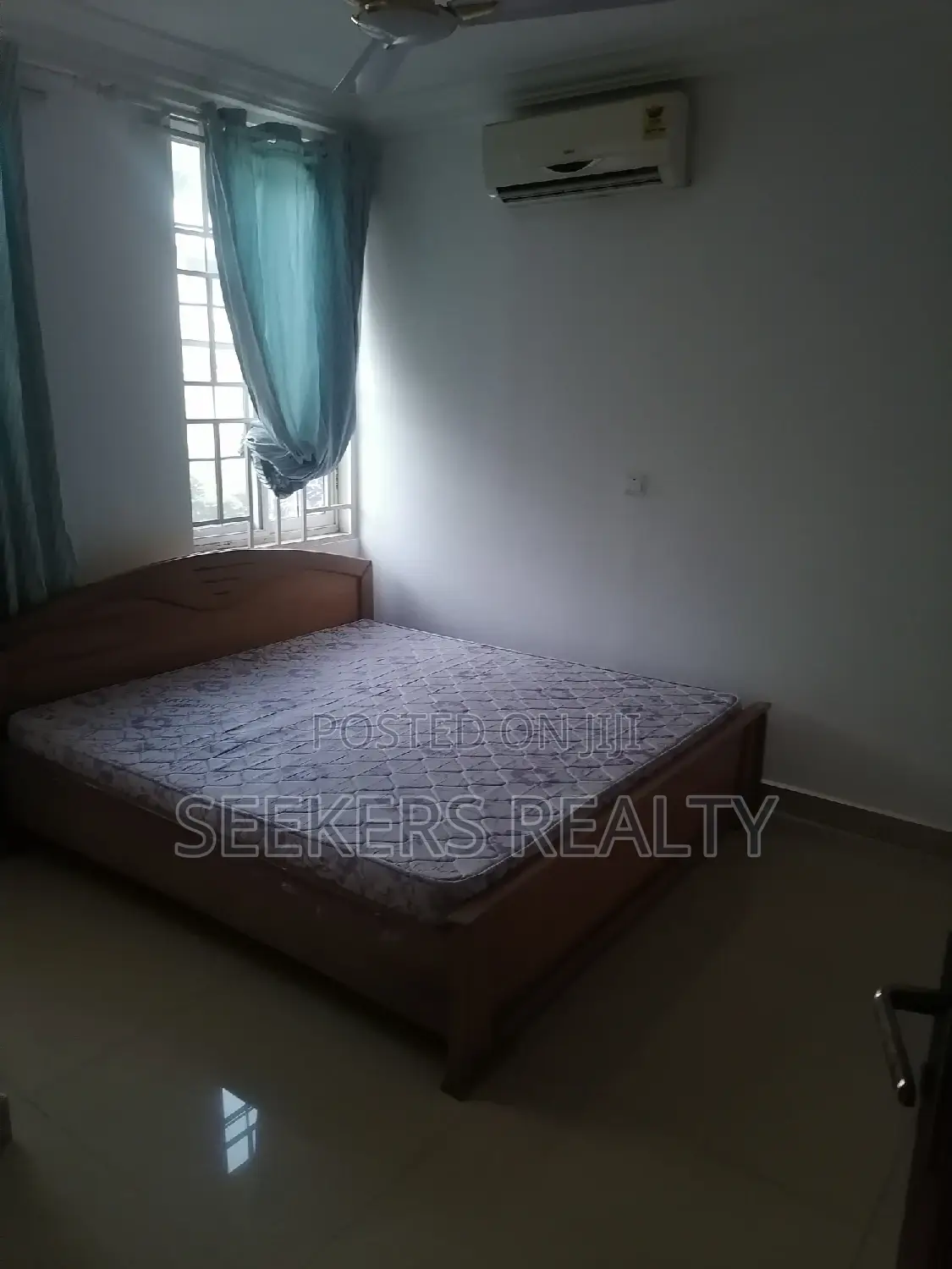Furnished 3bdrm Apartment in Seekers Realty, Coffee Shop Area for rent