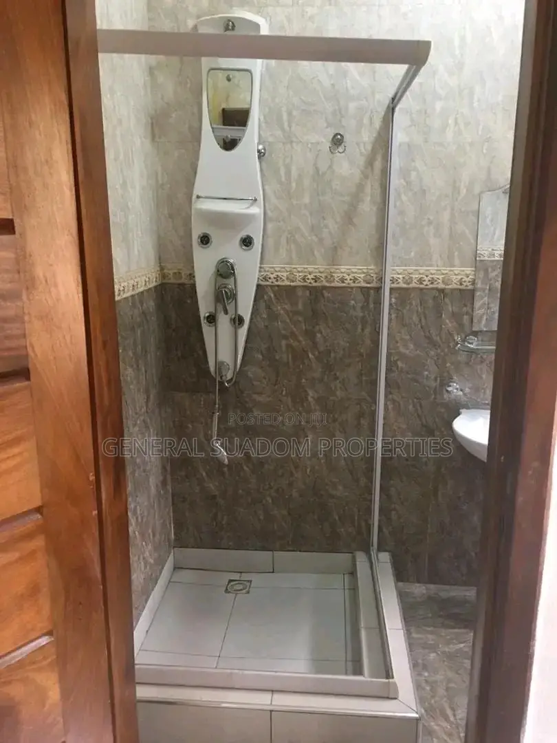 4bdrm Duplex in Suadom Properties, Airport Residential Area for rent