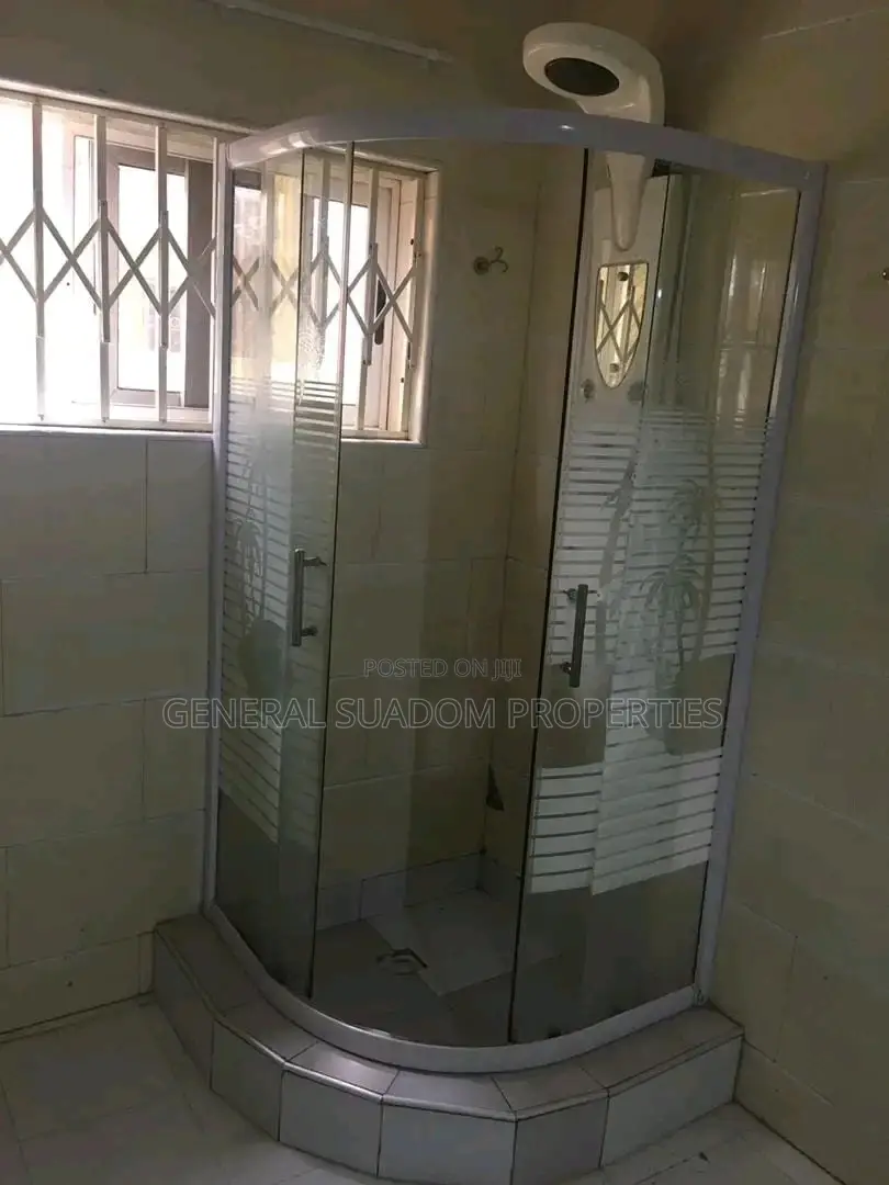 4bdrm Duplex in Suadom Properties, Airport Residential Area for rent