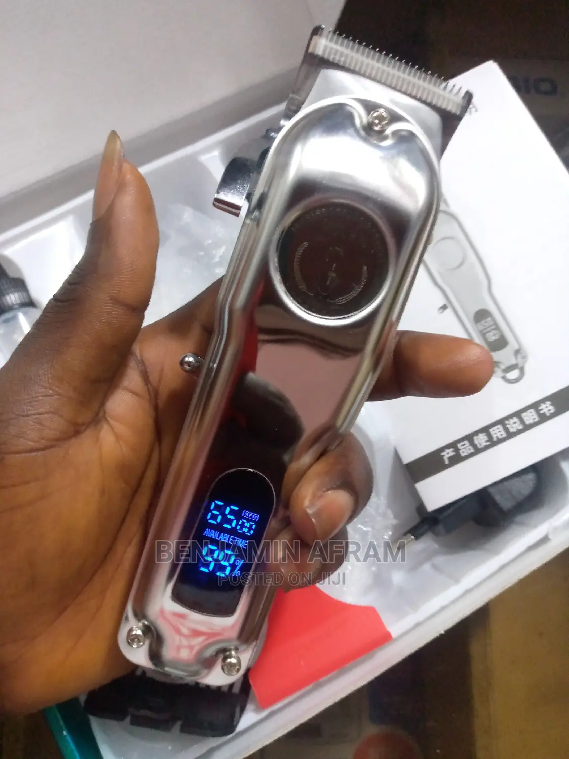 Rechargeable Silver Barbering Machine