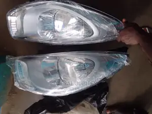 Hyundai I10 2011 Headlight Pair.