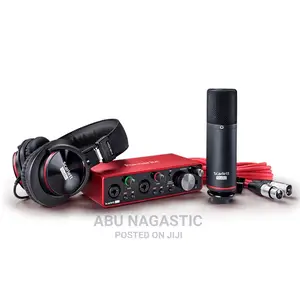 Focusrite Scarlet 4i4 3rd Generation Bundle
